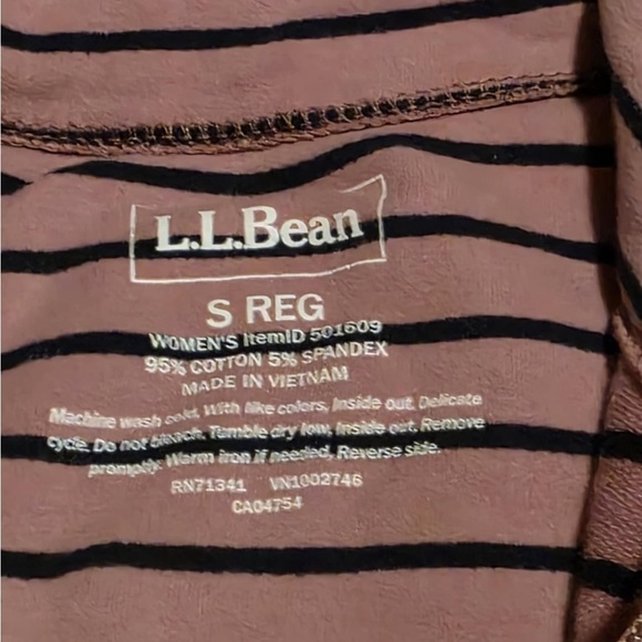 L.L. Bean Pink and Navy Top EUC - Picture 4 of 6